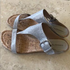 EUC Donald Pliner Ladies T Strap Wedge Sandal